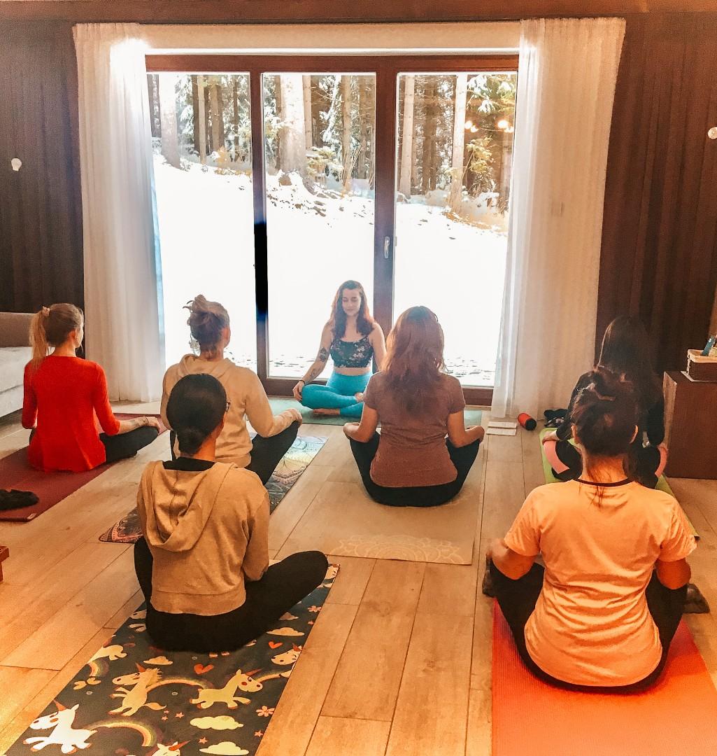 Yoga Retreat V Harmonii s Karolínou Kulasovou, 1. ročník, prosinec 2021